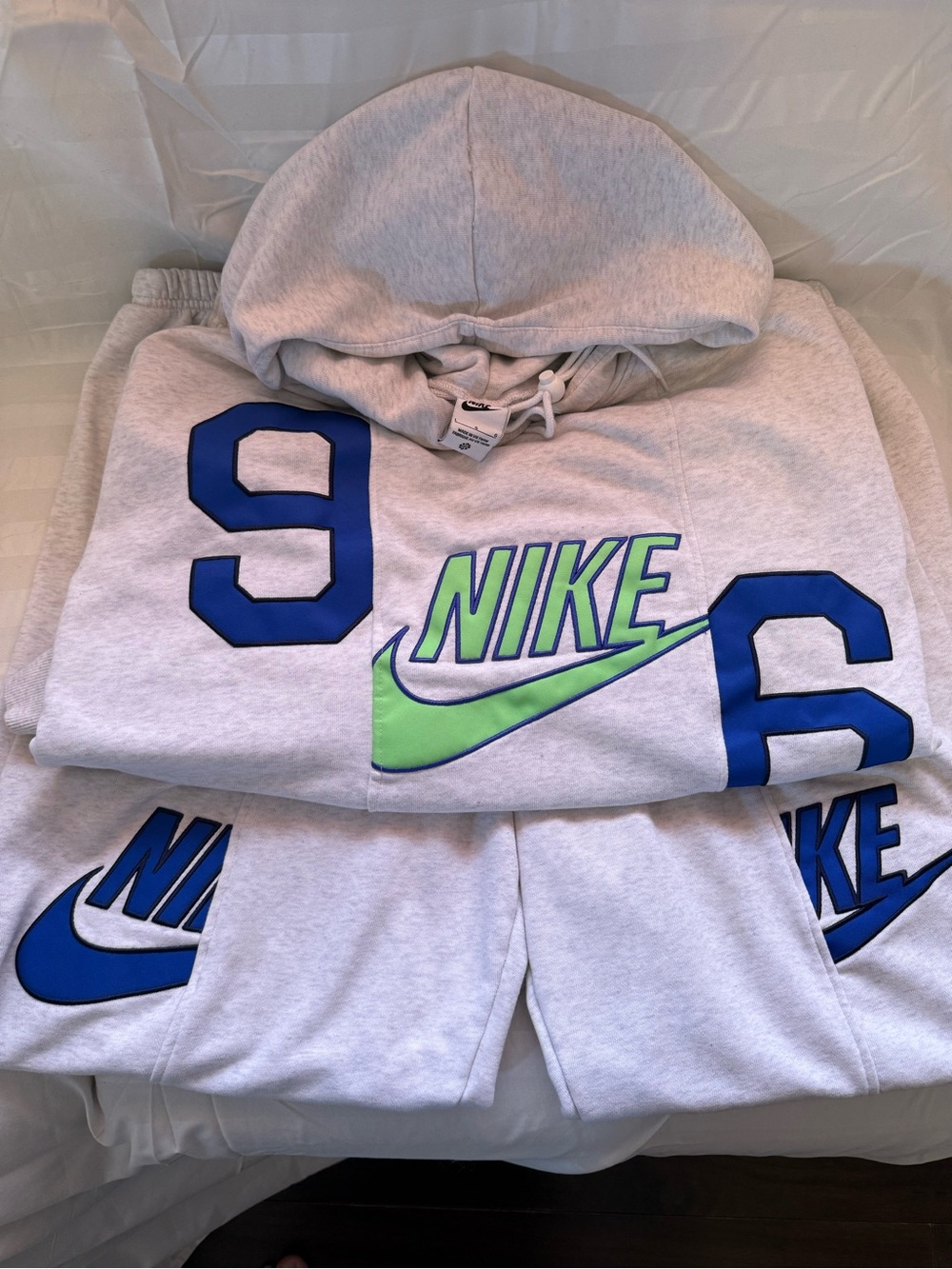 Nike Tracksuit cropped sweater and pants size large